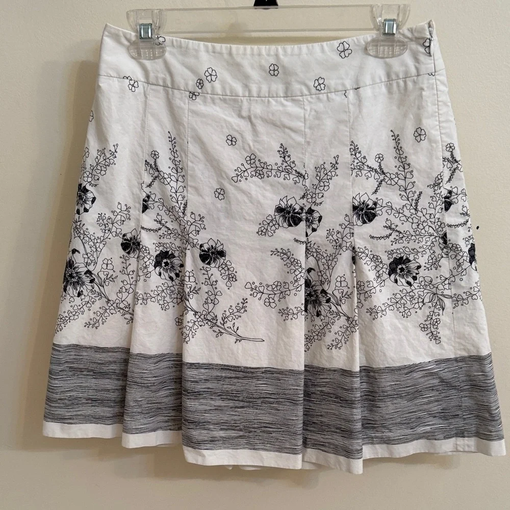 Ann Taylor Pen Drawing Floral Skirt - Picture 6 of 6